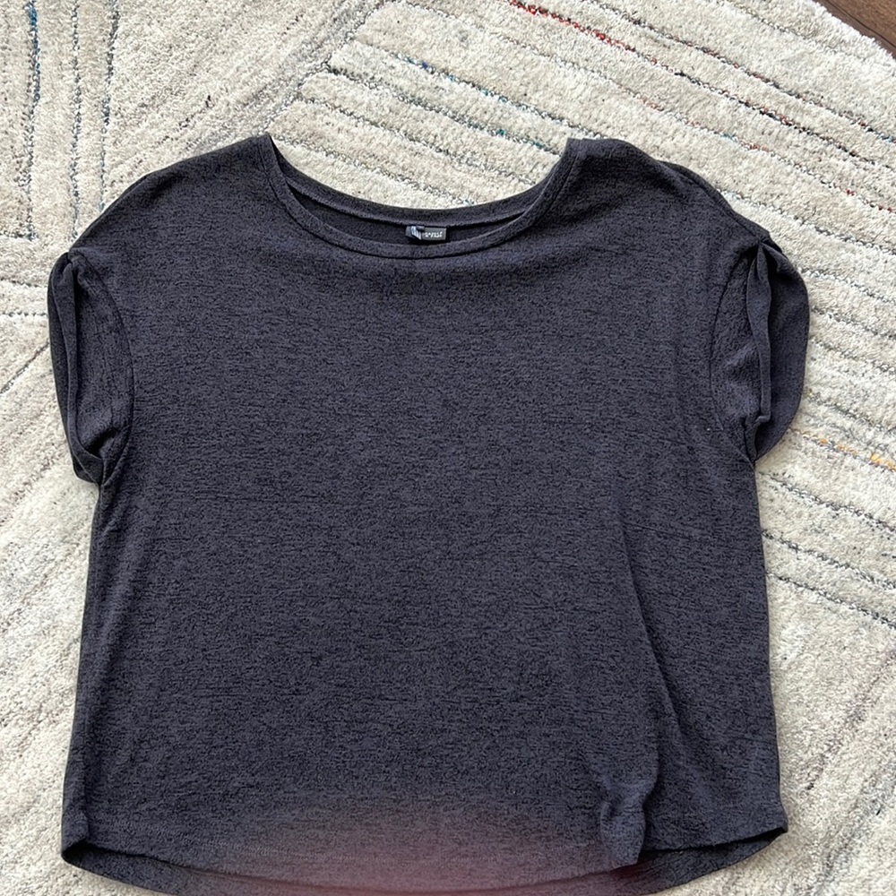 Cropped boxy top-